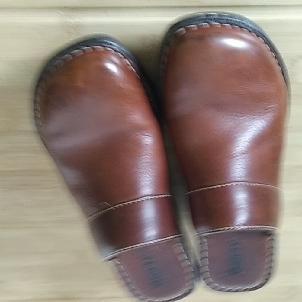 BORN Clogs Mules sz 8